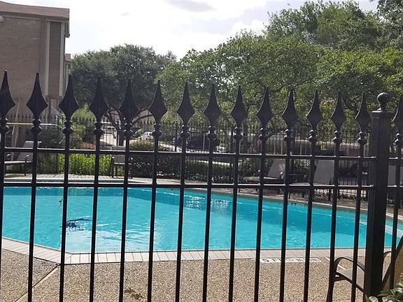 3rd image of 1880 White Oak Dr APT 137