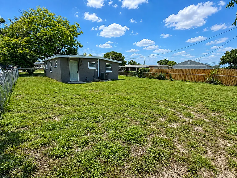 9142 Suncrest Blvd — Photo 22