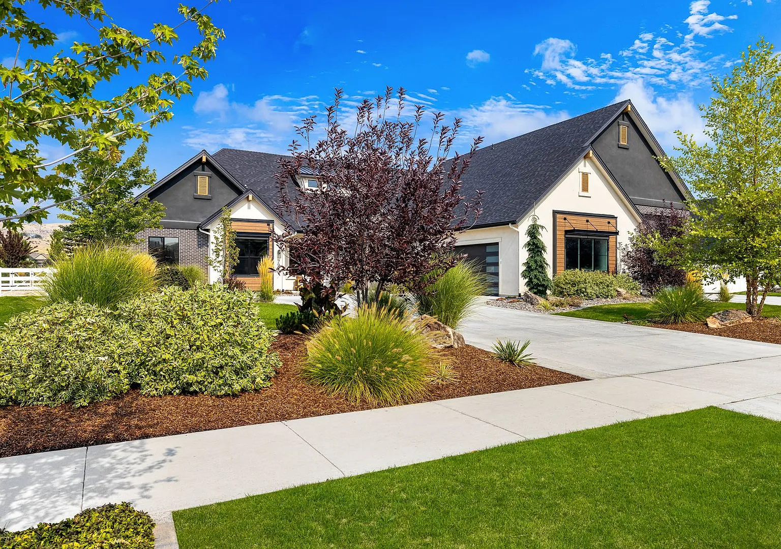 Luxury Single-Level Estate With Panoramic Views In Dry Creek Ranch — Photo 2