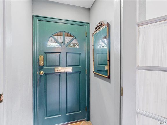 3rd image of 2154 Marion Avenue