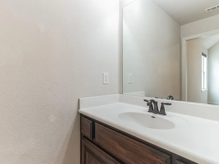 208 Angus Dr — Photo 19