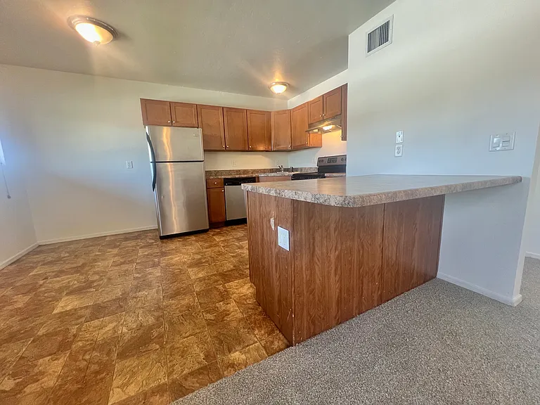 2821 N Columbus Blvd #19 — Photo 9