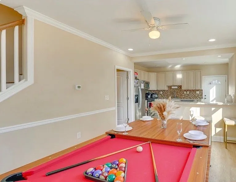 3 bed, 3.0 bath, 1064 sqft, $1,180 — Photo 4
