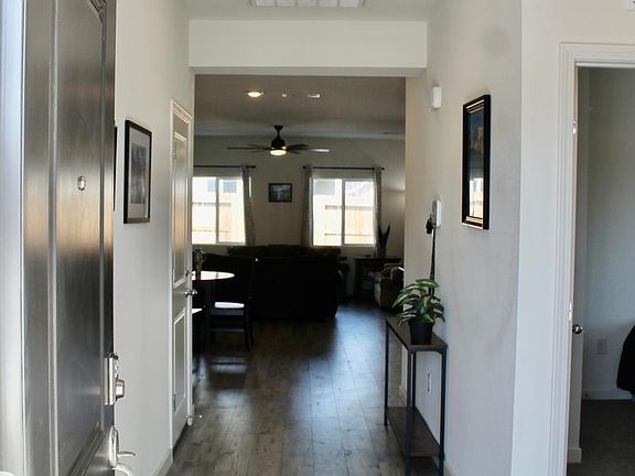 3rd image of 2560 Emerson Cir
