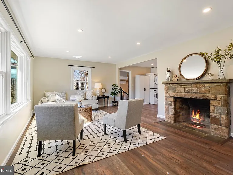 87 Fisher Ln — Photo 4
