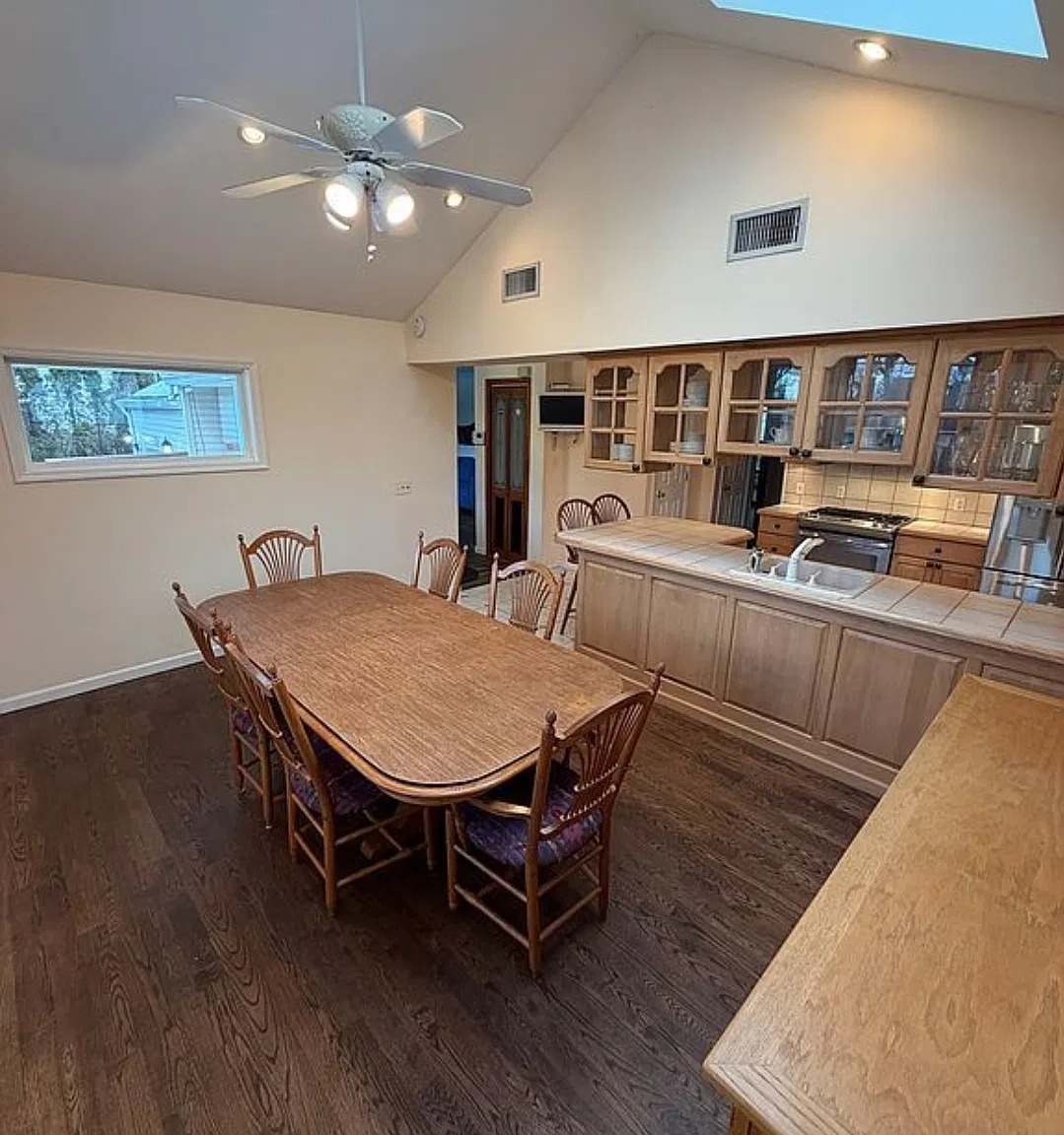 3 bed, 1841 sqft, $4,100 — Photo 3