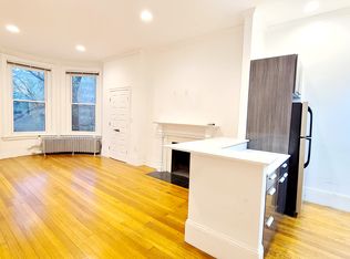 379 Commonwealth Ave #18, Boston, MA 02115