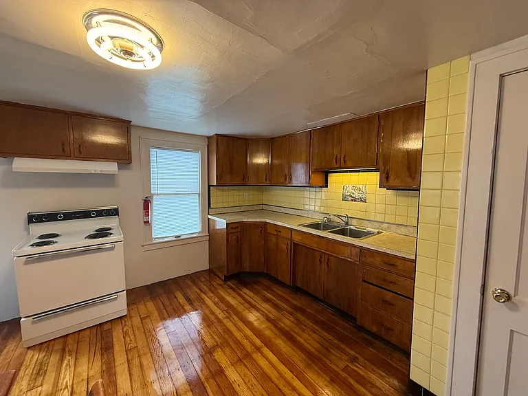 1410 State St #1410 — Photo 13