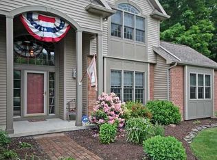 634 Saddle Crest Dr, Webster, NY 14580