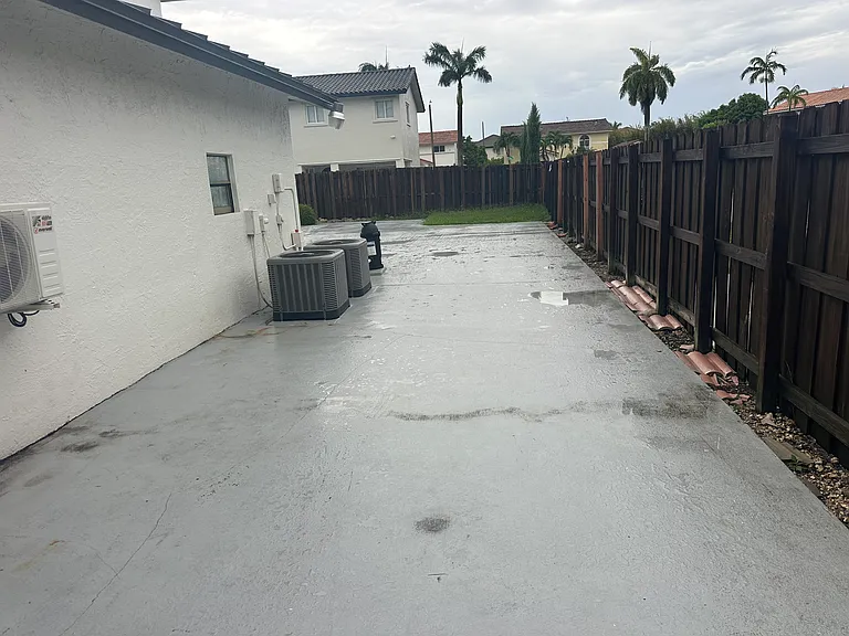 13925 SW 157th St — Photo 32