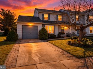 42 Old Orchard Dr, Sicklerville, NJ 08081