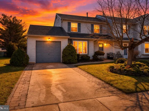 42 Old Orchard Dr, Sicklerville, NJ 08081