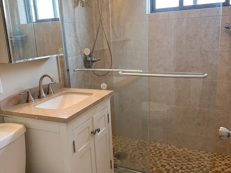 420 Park Pl #5C — Photo 10