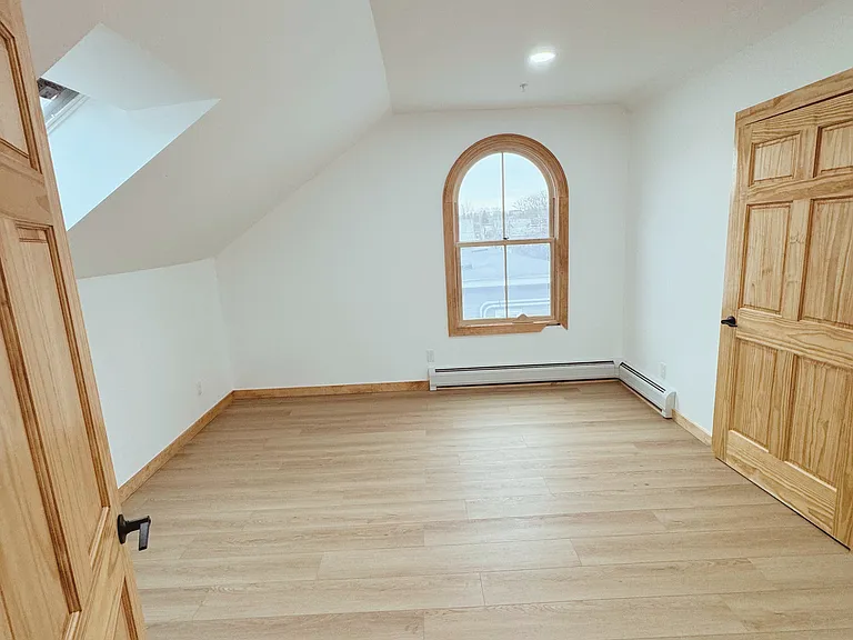 24 Grant St #8 — Photo 15