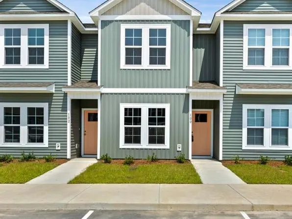 100 Loren Rd, Hubert, NC 28539
