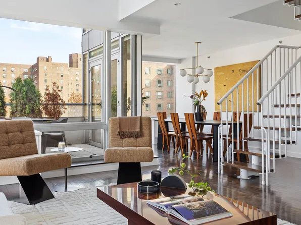 425 East 13th Street image 10 of 29