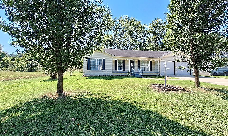 1st image of 601 Carolyn Dr