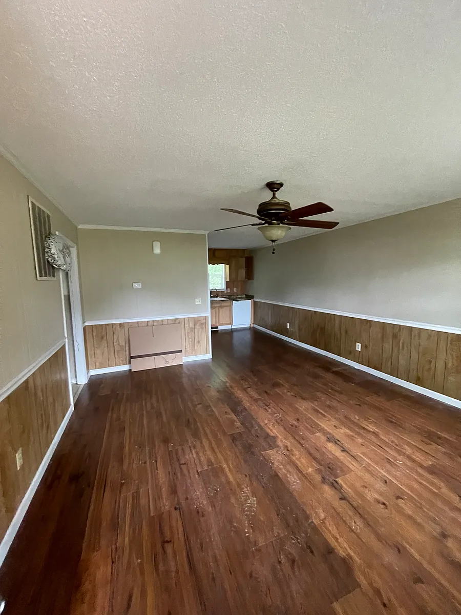 Building Photo - 150 W Edgewood Cir