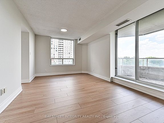 5th image of 18 Hillcrest Ave #602