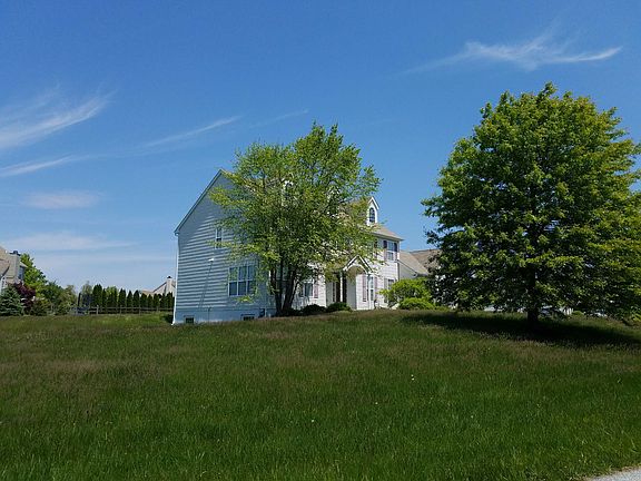 3rd image of 113 Pennwood Dr