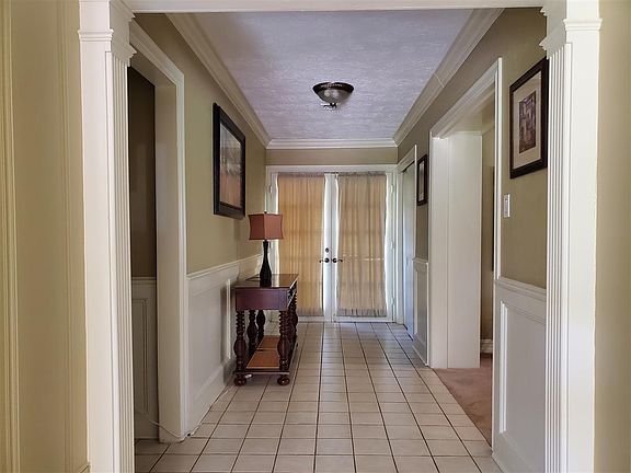 3rd image of 980 Larkspur Ln
