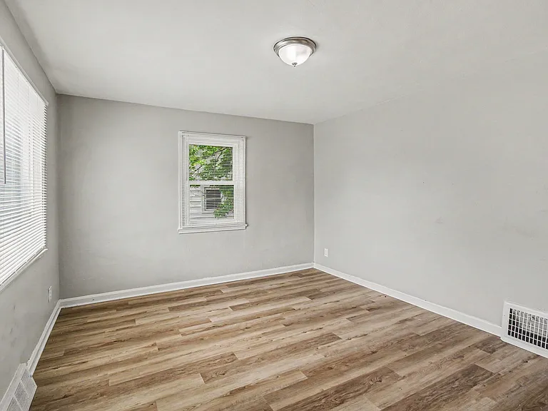 5613 Statler Ave — Photo 8