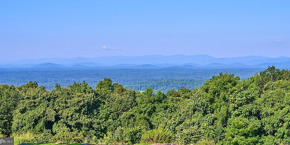 OWN YOUR OWN MOUNTAIN! Just 1 hr. from D.C.
