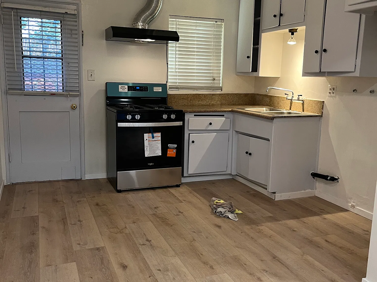 2 bed, 500 sqft, $2,500 — Photo 2