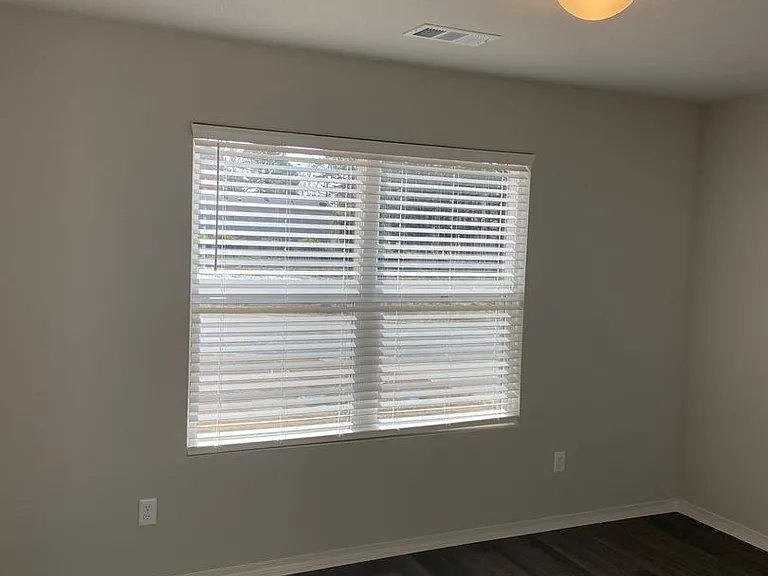 2513 Grand Ln — Photo 5