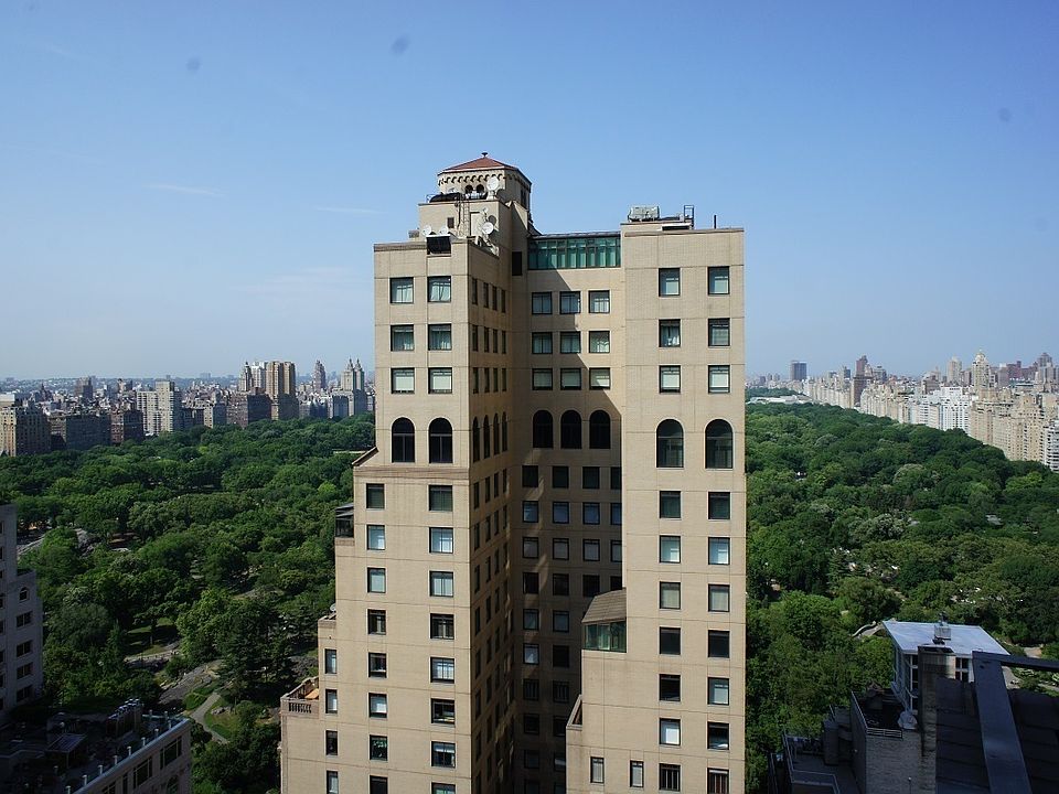 1st image of 58 W 58th St APT 34A