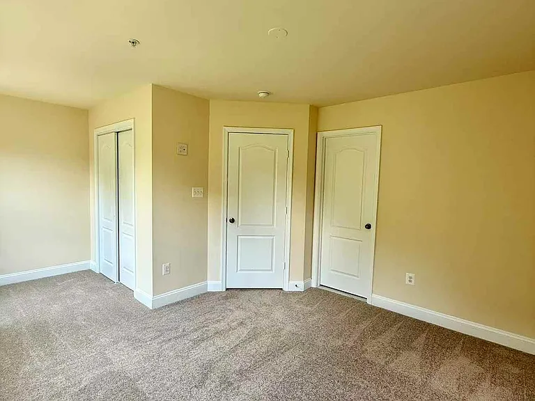 11918 Weybridge Ln — Photo 35