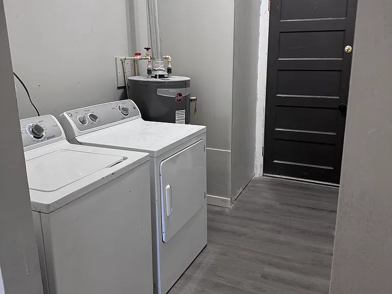 106 E Park Ln #108 — Photo 6
