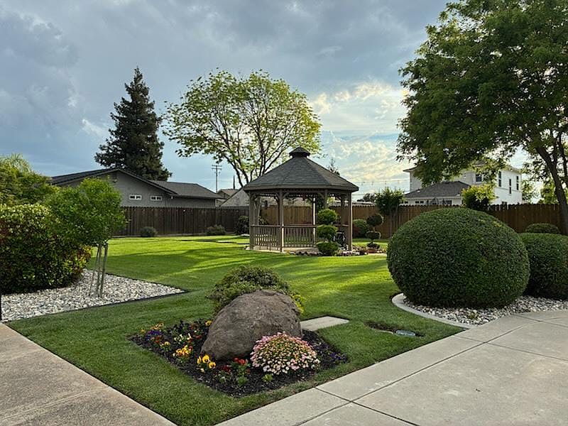 1st image of 2117 Vincent Ave