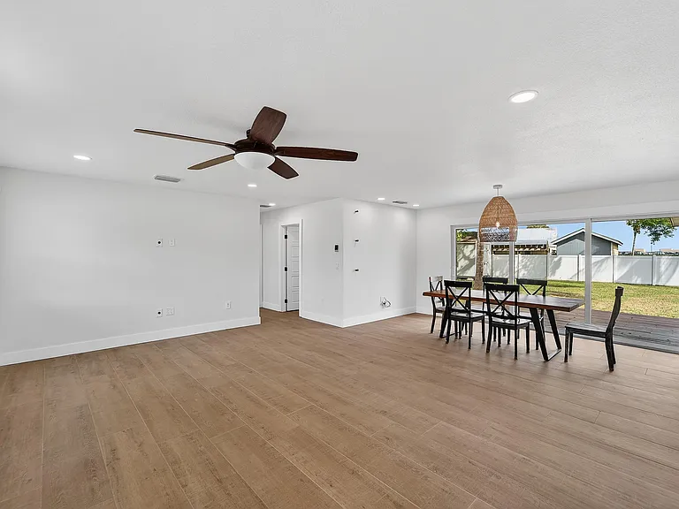 1839 Saint George Dr — Photo 23