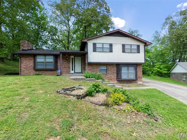 403 Shawnee Cir, Jackson, MO 63755