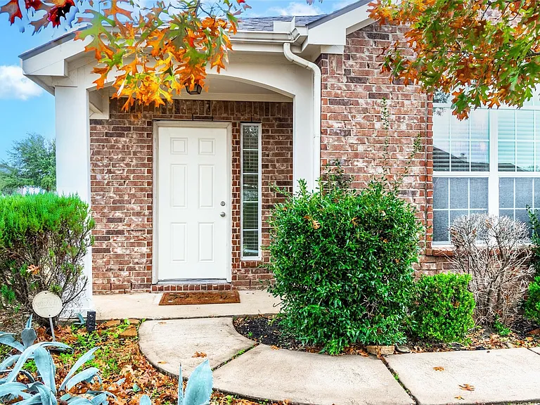 24622 Colonial Birch Ln — Photo 3