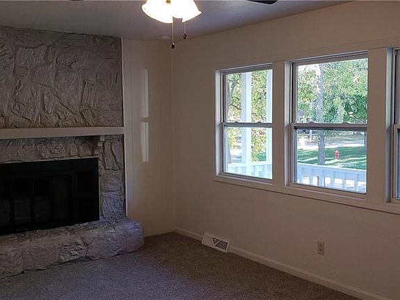 2nd image of 8025 Northrup Ave