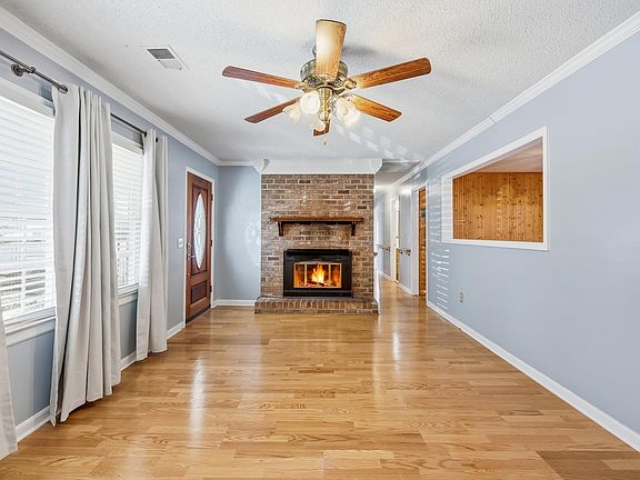 4th image of 708 Luttie Rd.