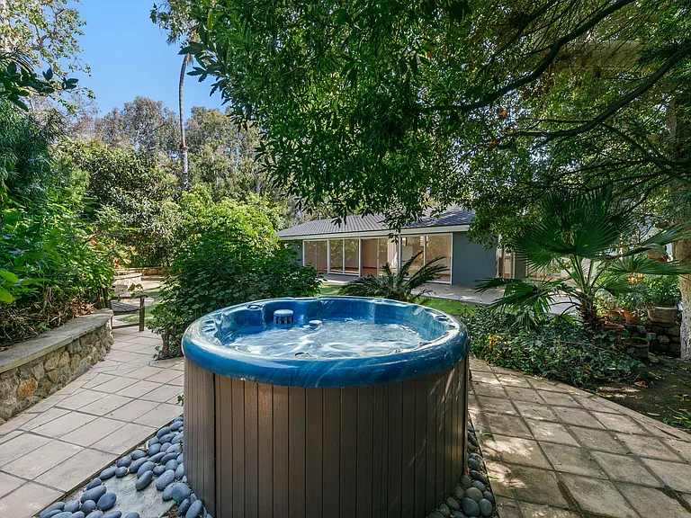 6328 Frondosa Dr — Photo 28