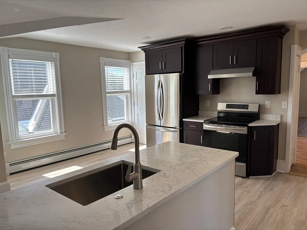 3 bed, 970 sqft, $2,000 — Photo 1