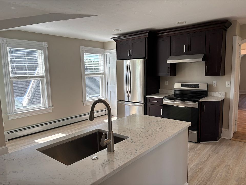 1st image of 7 Maple Tree Ln #3
