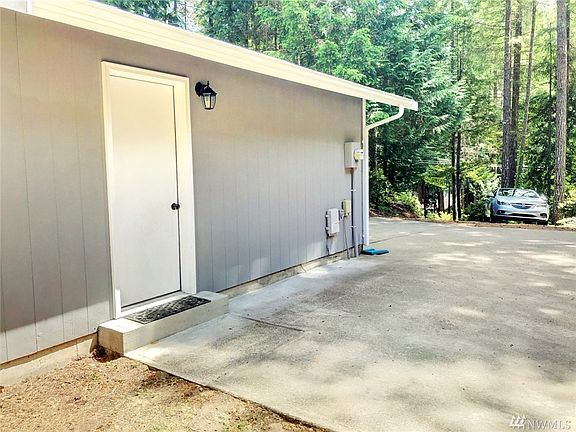 4th image of 2241 E Saint Andrews Dr N