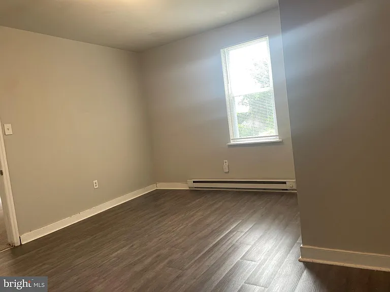 412 E Walnut Ln #3 — Photo 14