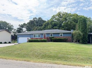 14 Apple Tree Ln, East Peoria, IL 61611
