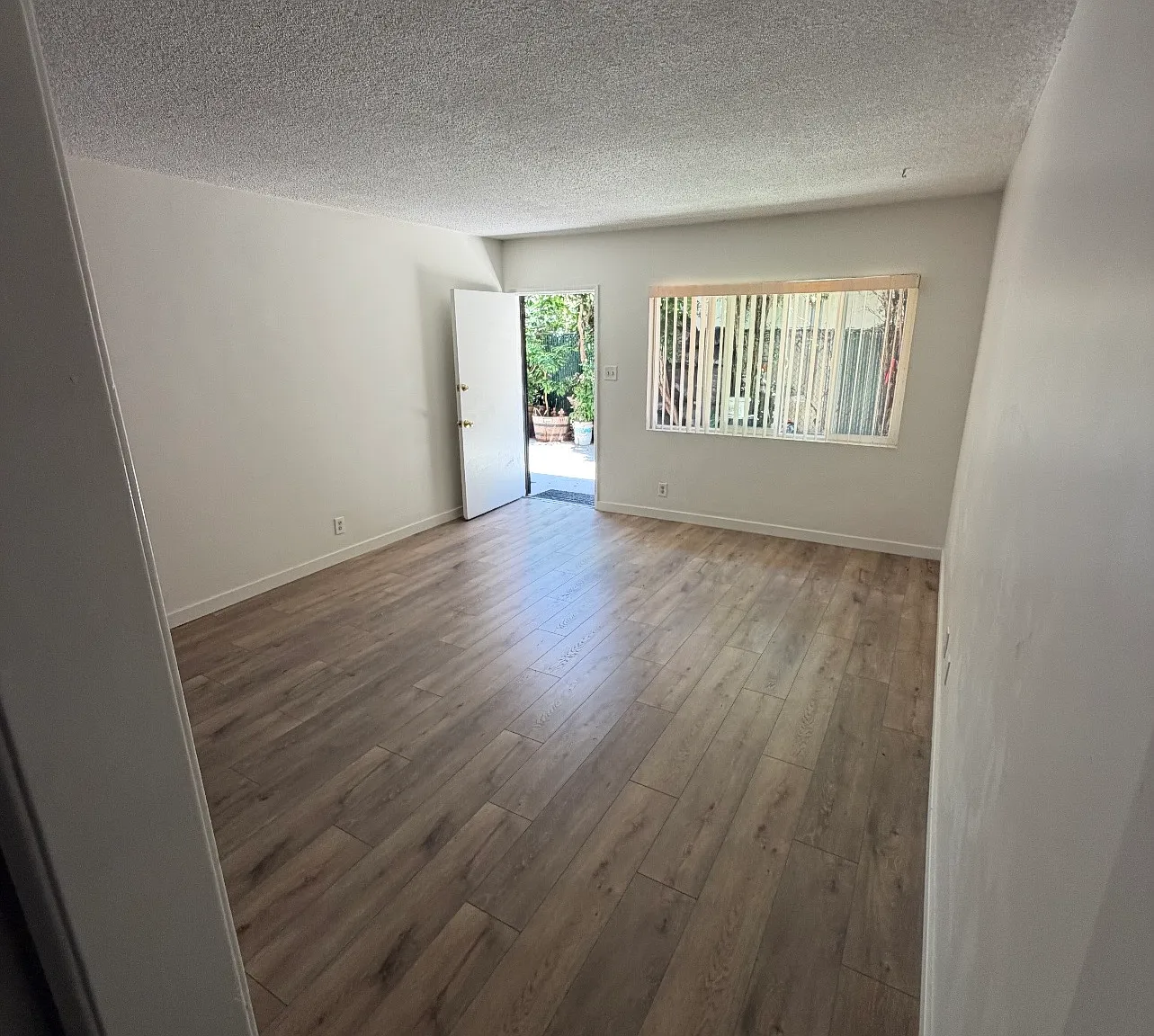 2 bed, 810 sqft, $2,000 — Photo 4