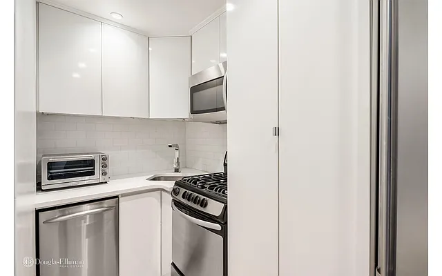 Sold by Douglas Elliman | media 6