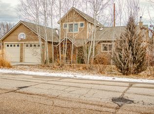 404 Cooper Ln, Hamilton, MT 59840