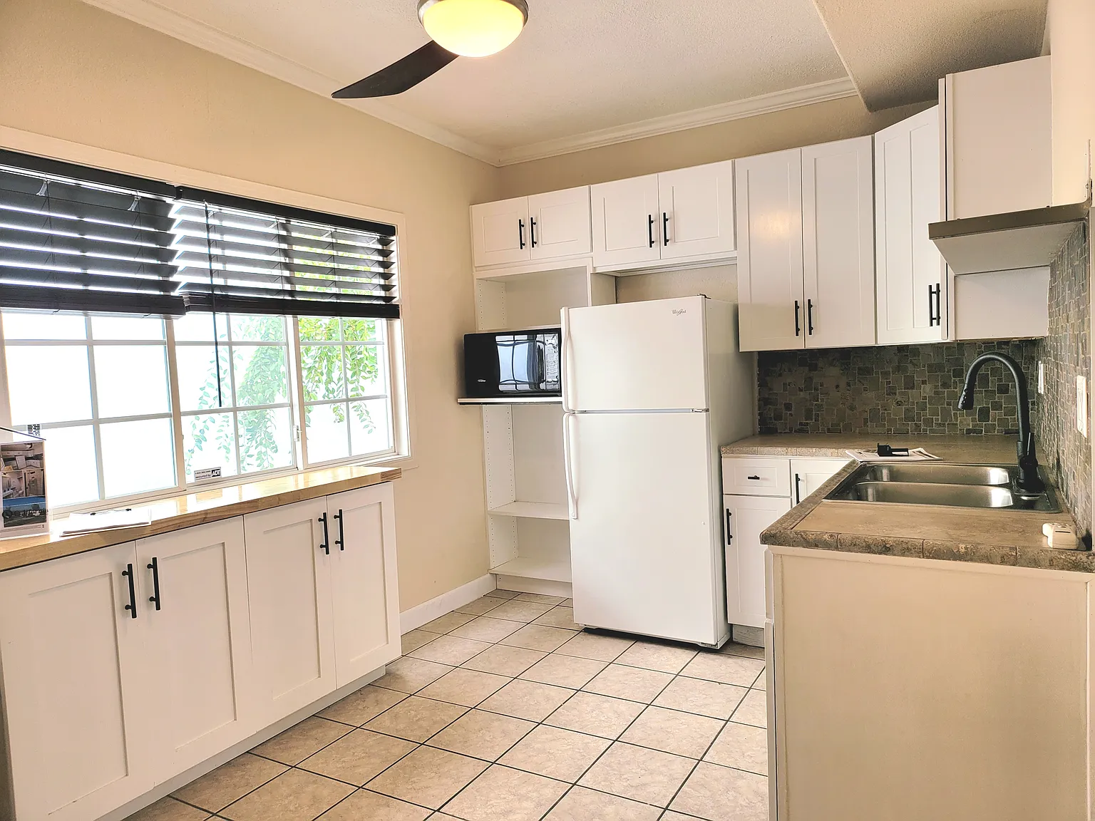 Studio, 720 sqft, $2,900 — Photo 2