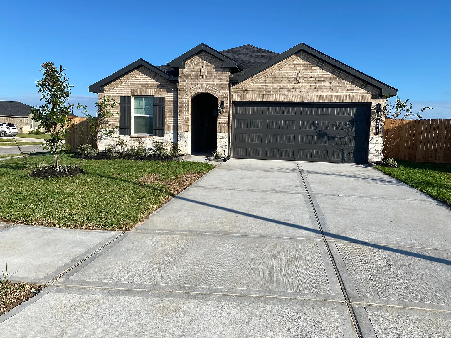 4 bed, 2.5 bath, 1831 sqft, $2,300 — Photo 1