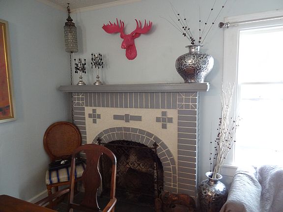 4th image of 811 1st St NE APT 1